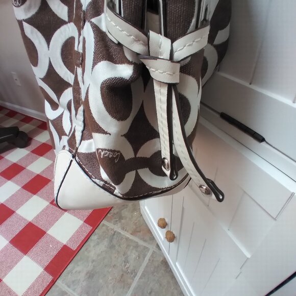 Coach Shoulder Bag - Picture 3 of 10